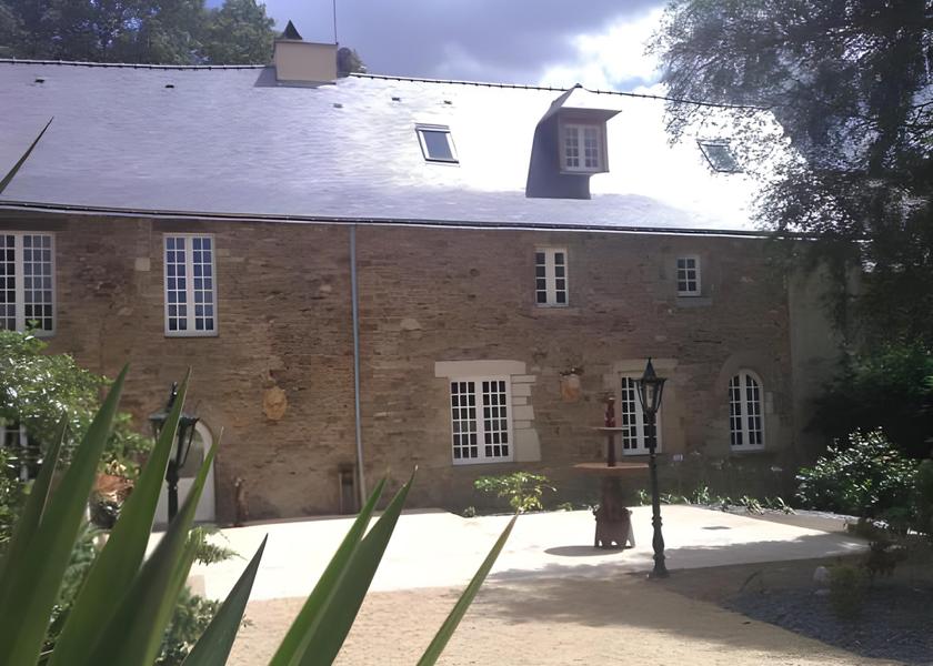 Brittany Taupont exterior view