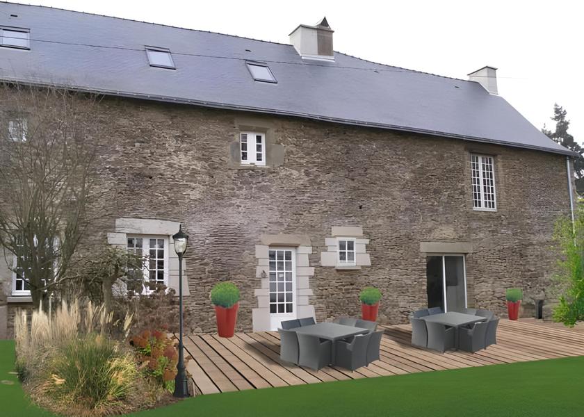 Brittany Taupont exterior view