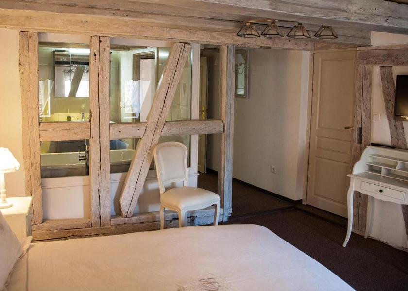 Grand Est Saint-Hippolyte facilities