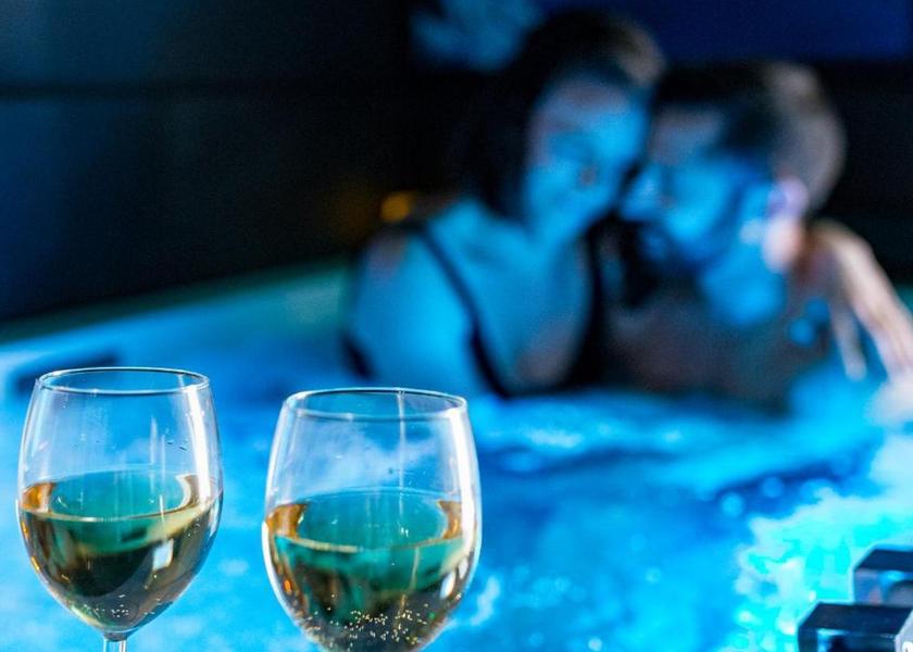 Auvergne-Rhone-Alpes Saint-Clair hot tub