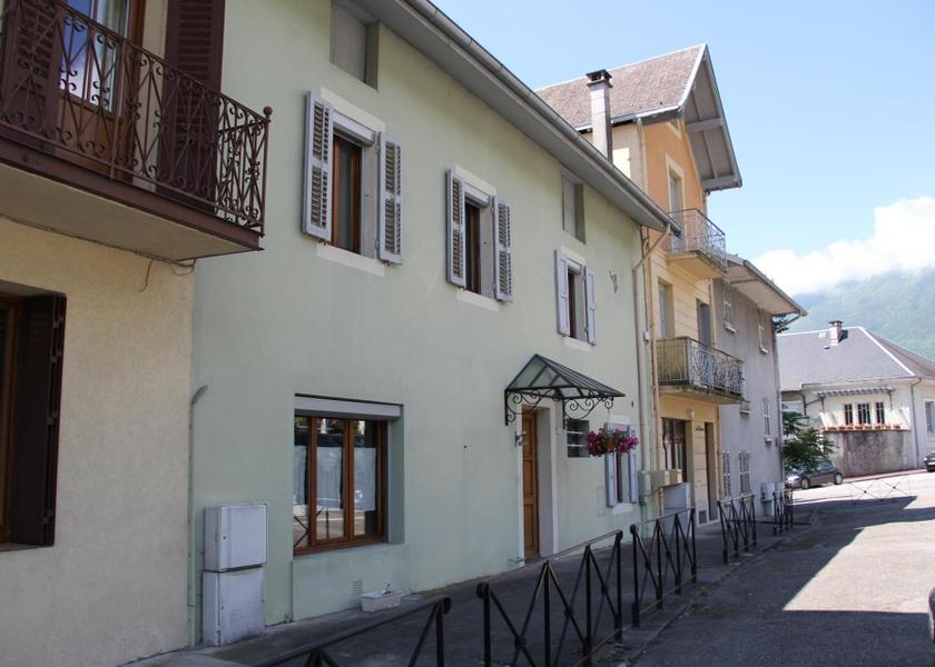 Auvergne-Rhône-Alpes Saint-Pierre-d'Albigny entrance