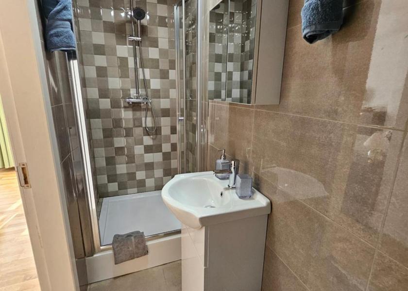 England Leek Deluxe Double Room with Shower