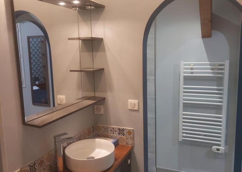 Nouvelle-Aquitaine Idron Double Room with Private Bathroom