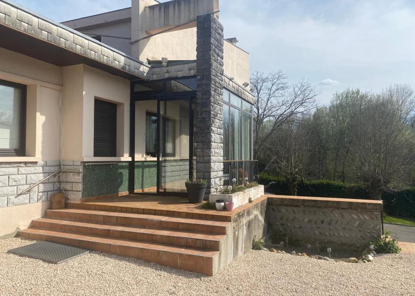 Nouvelle-Aquitaine Idron Hotel Exterior