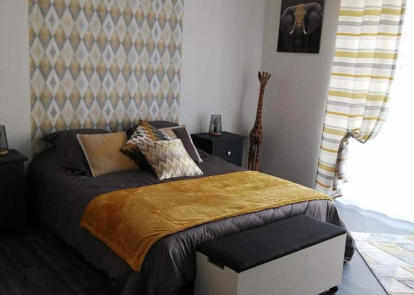 Nouvelle-Aquitaine Blaye guestroom