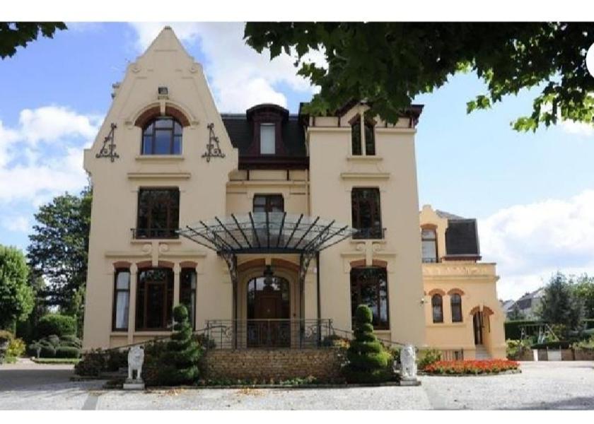 Hauts-de-France Caudry Hotel Exterior