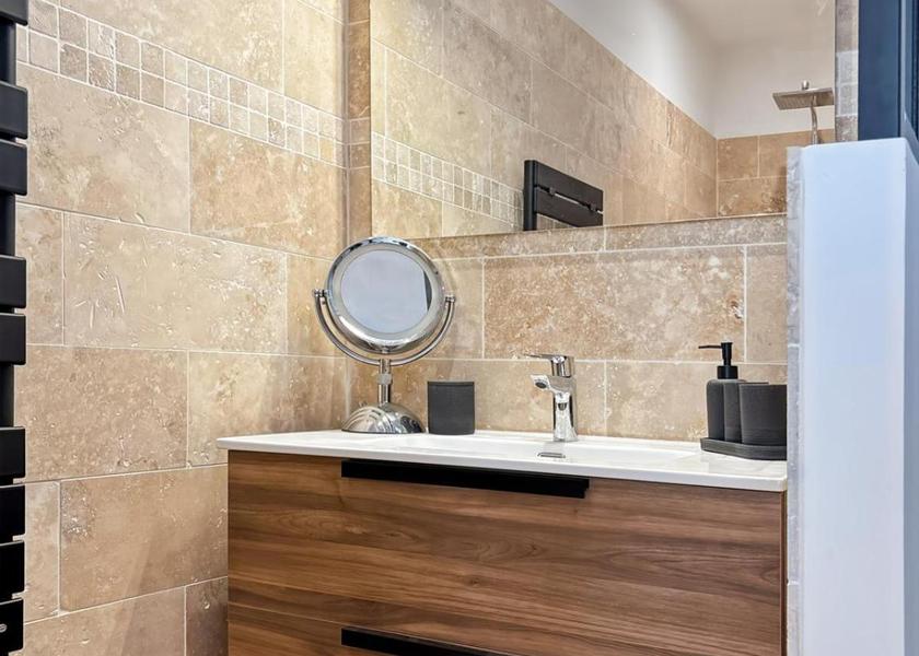 Provence-Alpes-Côte d'Azur Chateaurenard Deluxe Double Room with Shower
