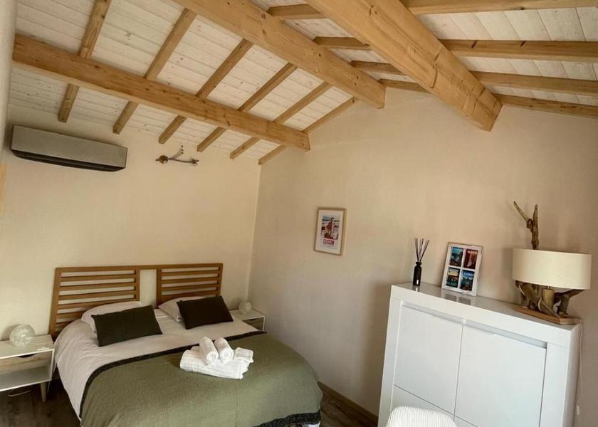 Pays de la Loire Clisson guestroom