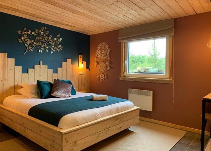 Grand Est Givet Double Room with Private Bathroom