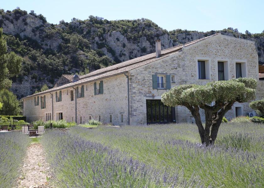 Occitanie Pujaut exterior view