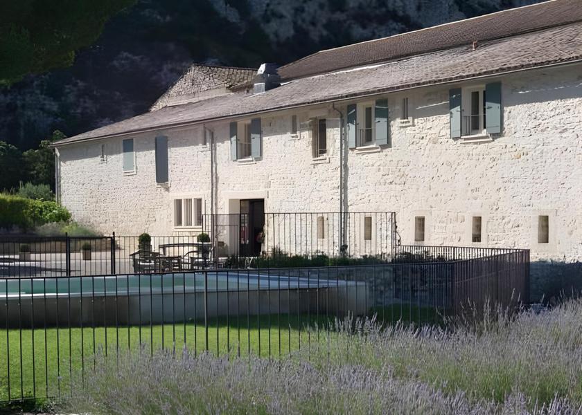 Occitanie Pujaut exterior view