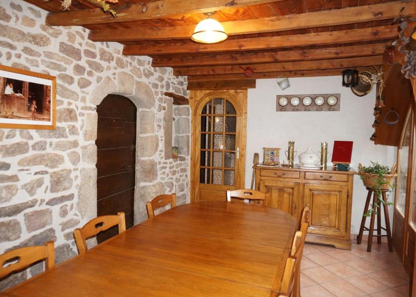 Auvergne-Rhone-Alpes Saint-Laurent-De-Chamousset facilities