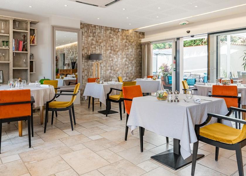 Auvergne-Rhone-Alpes Saint-Laurent-De-Chamousset restaurant