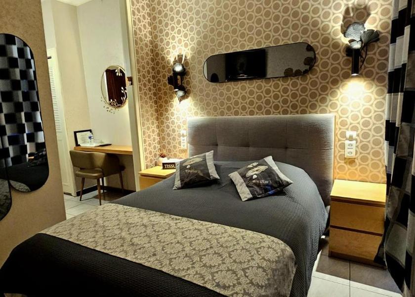 Grand Est Sarrebourg Double Room with Private Bathroom