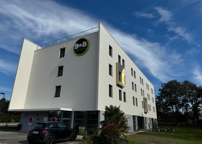 Pays de la Loire Savenay exterior view