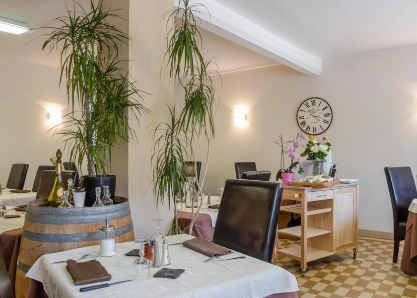 Auvergne-Rhone-Alpes Vertolaye Public Areas