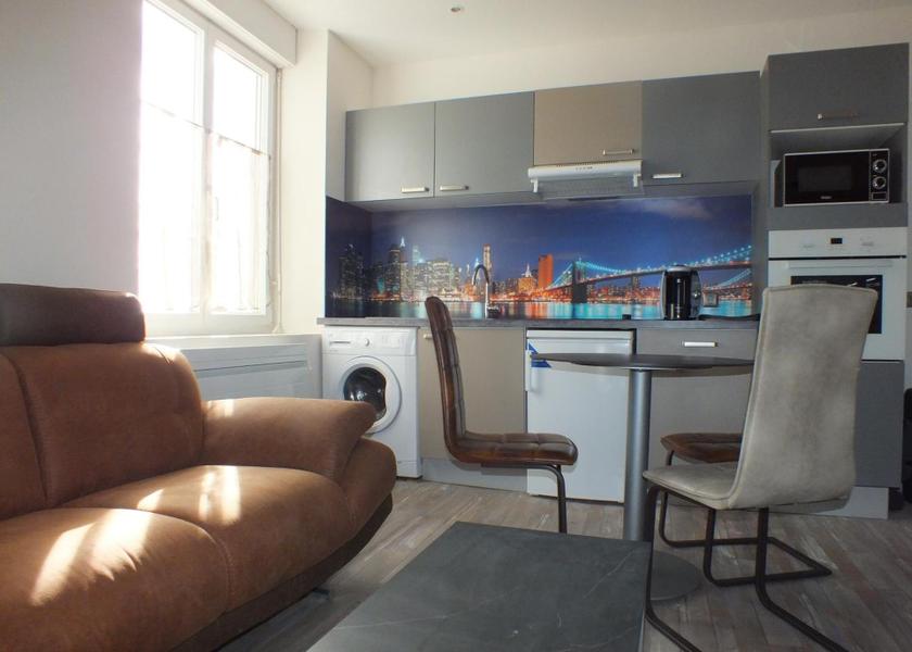 Centre - Loire Valley Chateauroux shared lounge/tv area