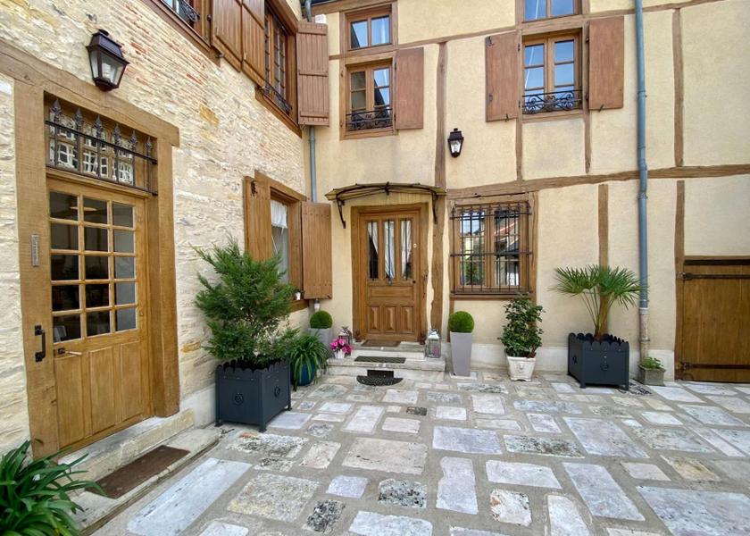 Centre - Loire Valley Chateauroux entrance