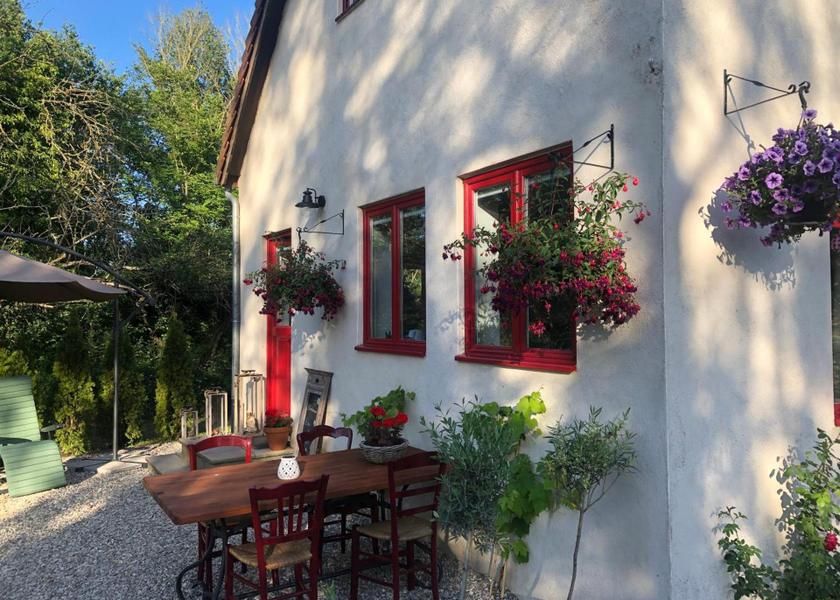 Auvergne-Rhone-Alpes Lurcy-Levis balcony/terrace