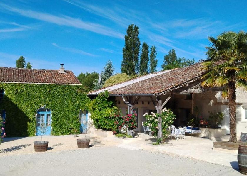 Nouvelle-Aquitaine Le Tatre exterior view