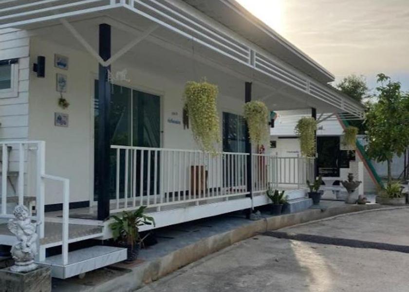 Rayong Province Nikhom Phatthana lobby