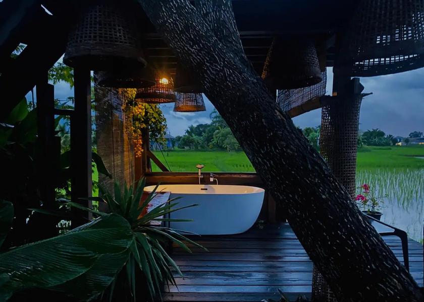 Chiang Mai Province San Sai bathtub