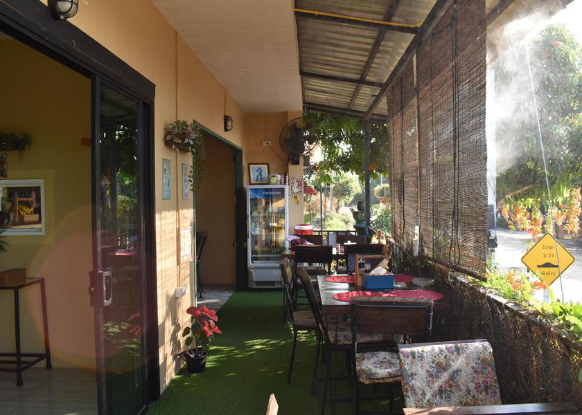 Chiang Mai Province San Sai bar/lounge