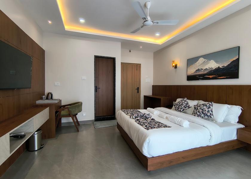 Meghalaya Shillong Luxury Queen Bed