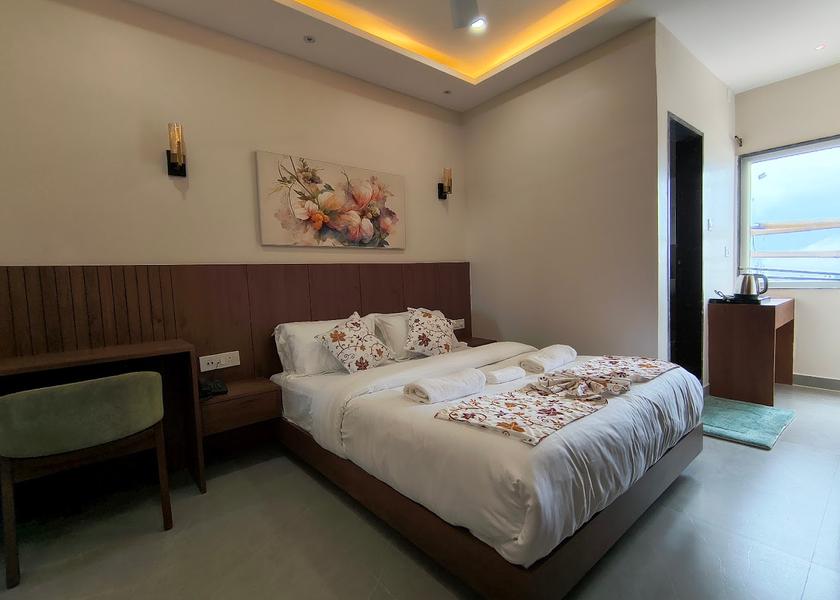 Meghalaya Shillong Luxury Queen Bed