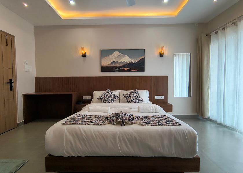 Meghalaya Shillong Luxury Queen Bed