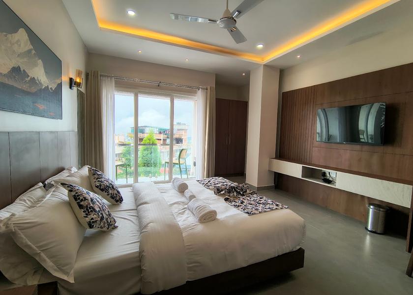 Meghalaya Shillong Luxury Queen Bed