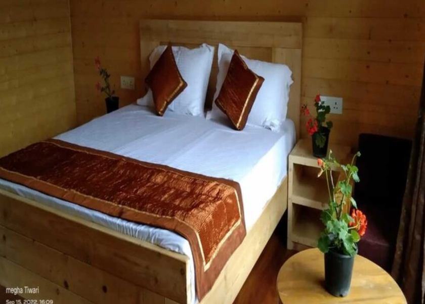 Uttarakhand Kausani Deluxe Suite