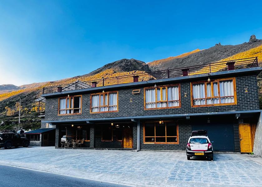Himachal Pradesh Sissu Hotel Exterior