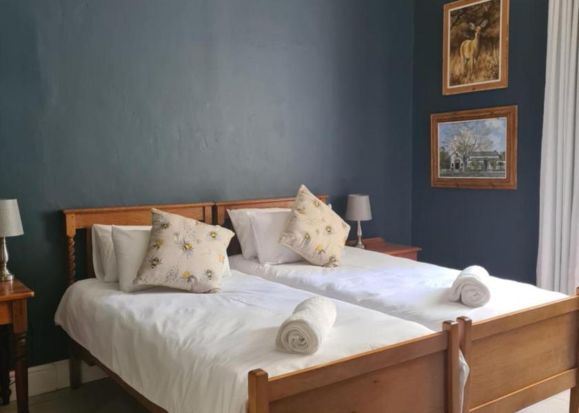 Western Cape Robertson Twin Room with Bathroom