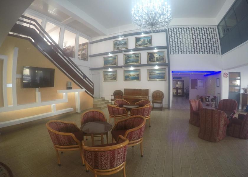 shared lounge/tv area