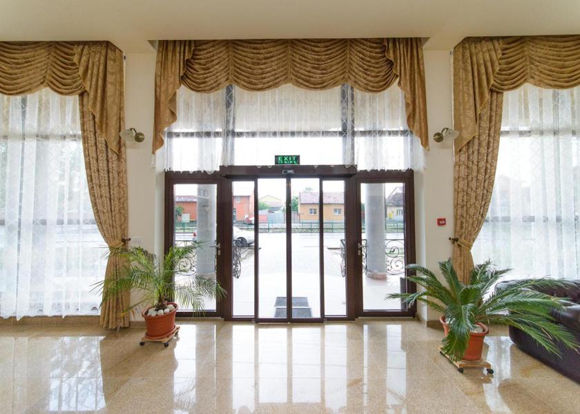  Arad lobby