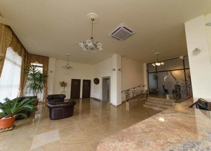  Arad lobby