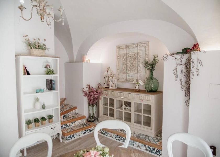 shared lounge/tv area