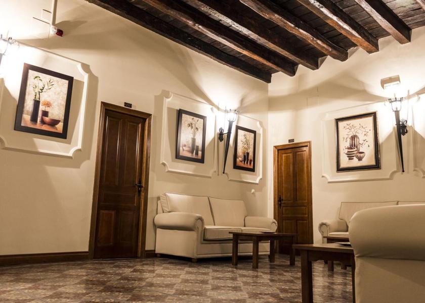 shared lounge/tv area