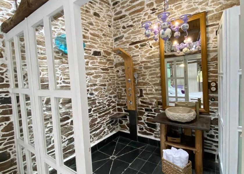 Galicia Lugo bathroom
