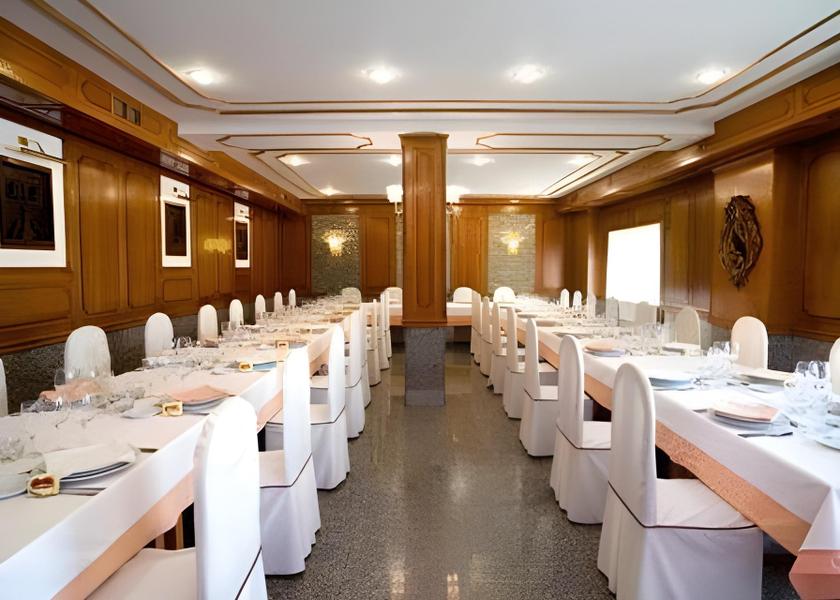 Galicia Lugo ballroom