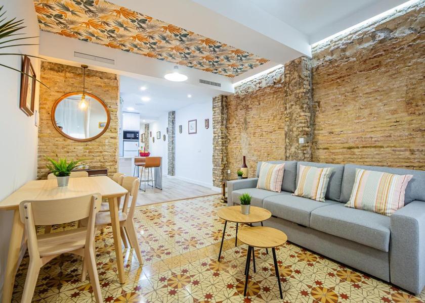 shared lounge/tv area