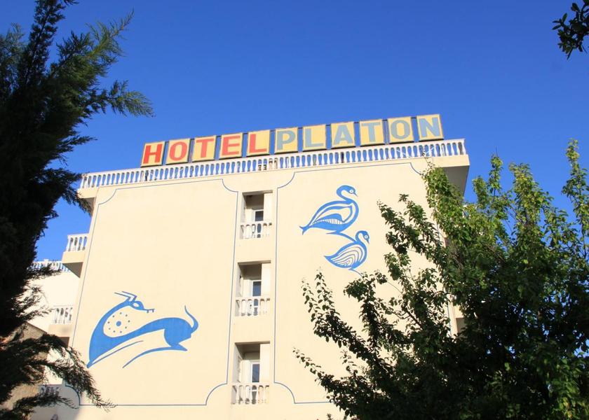 Attica Metamorfosi entrance