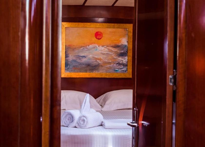 Attica Palaio Faliro Superior Cabin on Boat