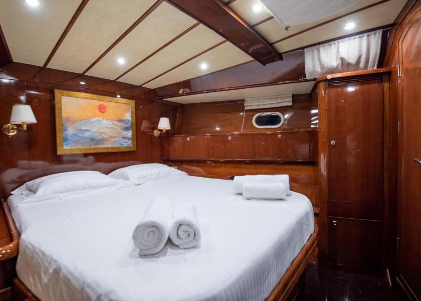 Attica Palaio Faliro Superior Cabin on Boat