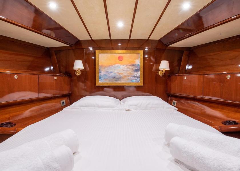 Attica Palaio Faliro Superior Cabin on Boat