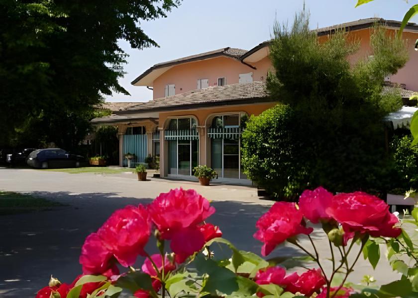 Veneto San Giovanni Lupatoto exterior view