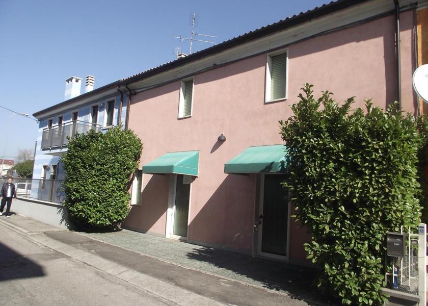 Veneto San Giovanni Lupatoto entrance