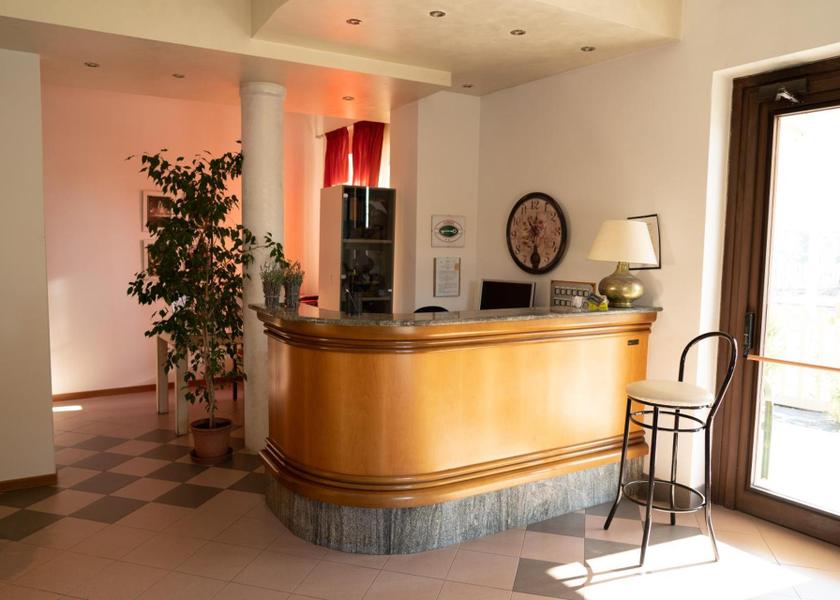 Veneto Villafranca di Verona lobby