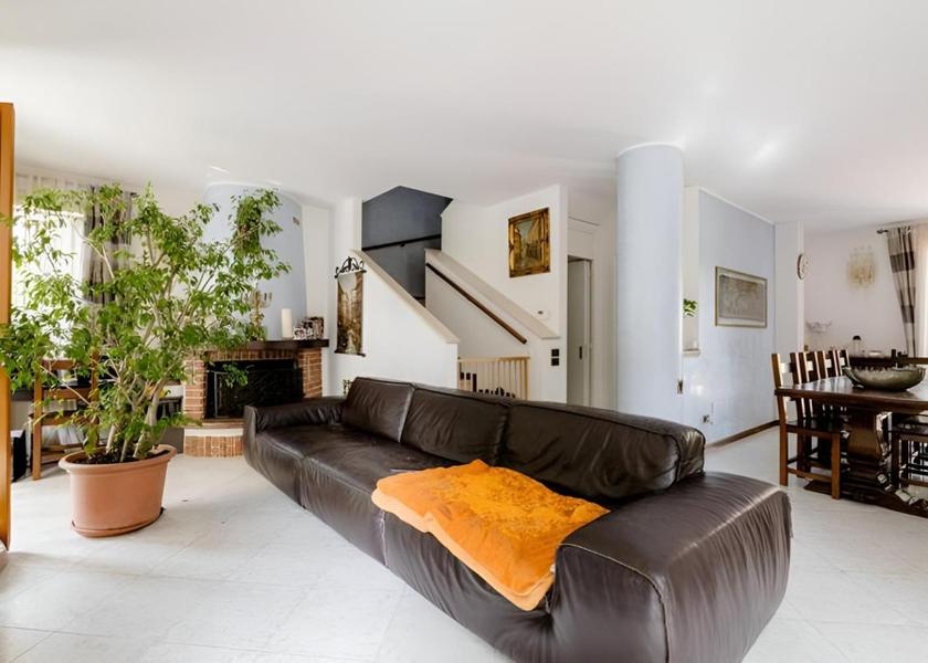 shared lounge/tv area